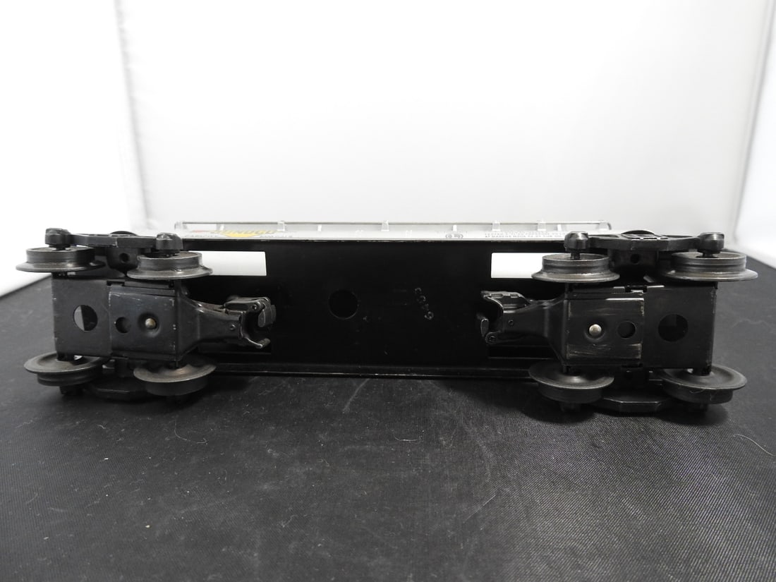 Lionel No. 6465 Sunoco Two-Dome Tank Car - 4