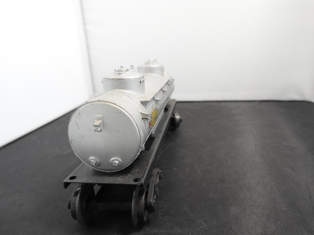 Lionel No. 6465 Sunoco Two-Dome Tank Car - 6