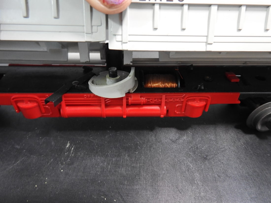 Lionel No. 3359-55 Operating Twin-Hopper Dump Car - 4