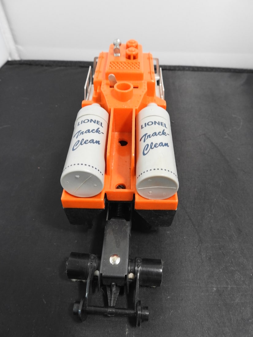 Lionel No. 3927 Track Cleaning Car - 4
