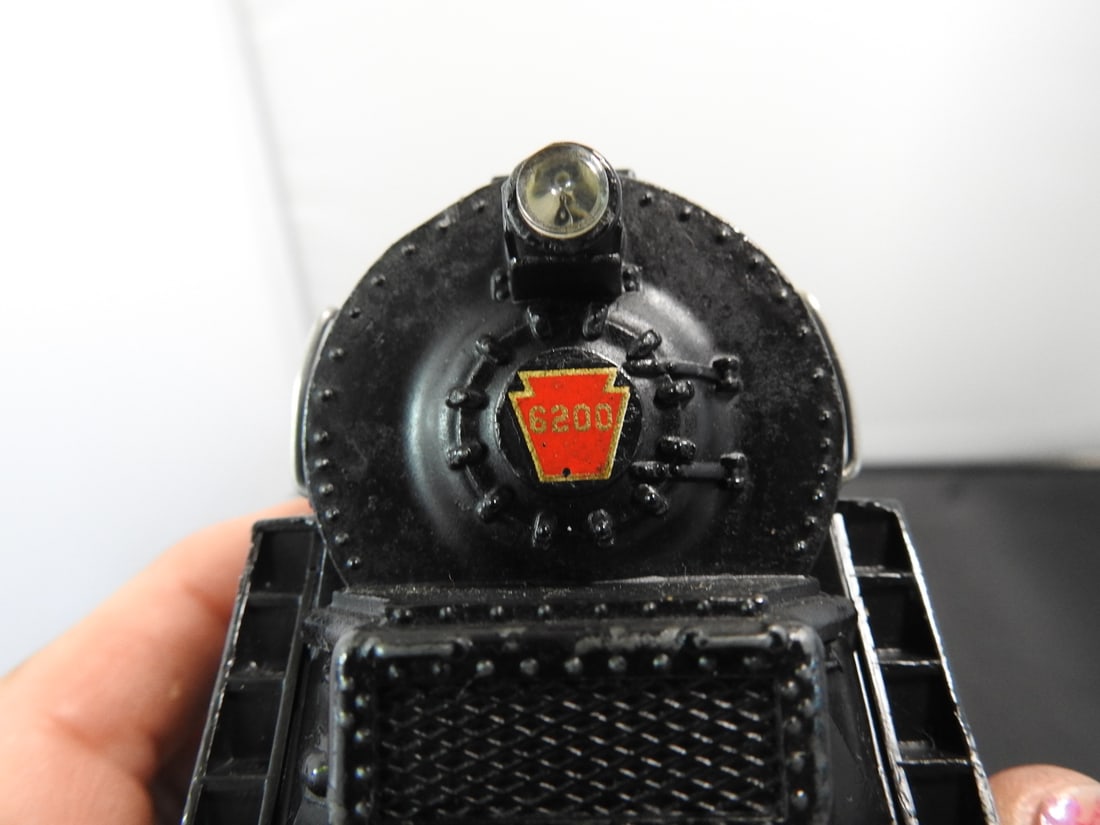Lionel Pennsylvania S-2 Turbine-Style Steam Locomotive - 8