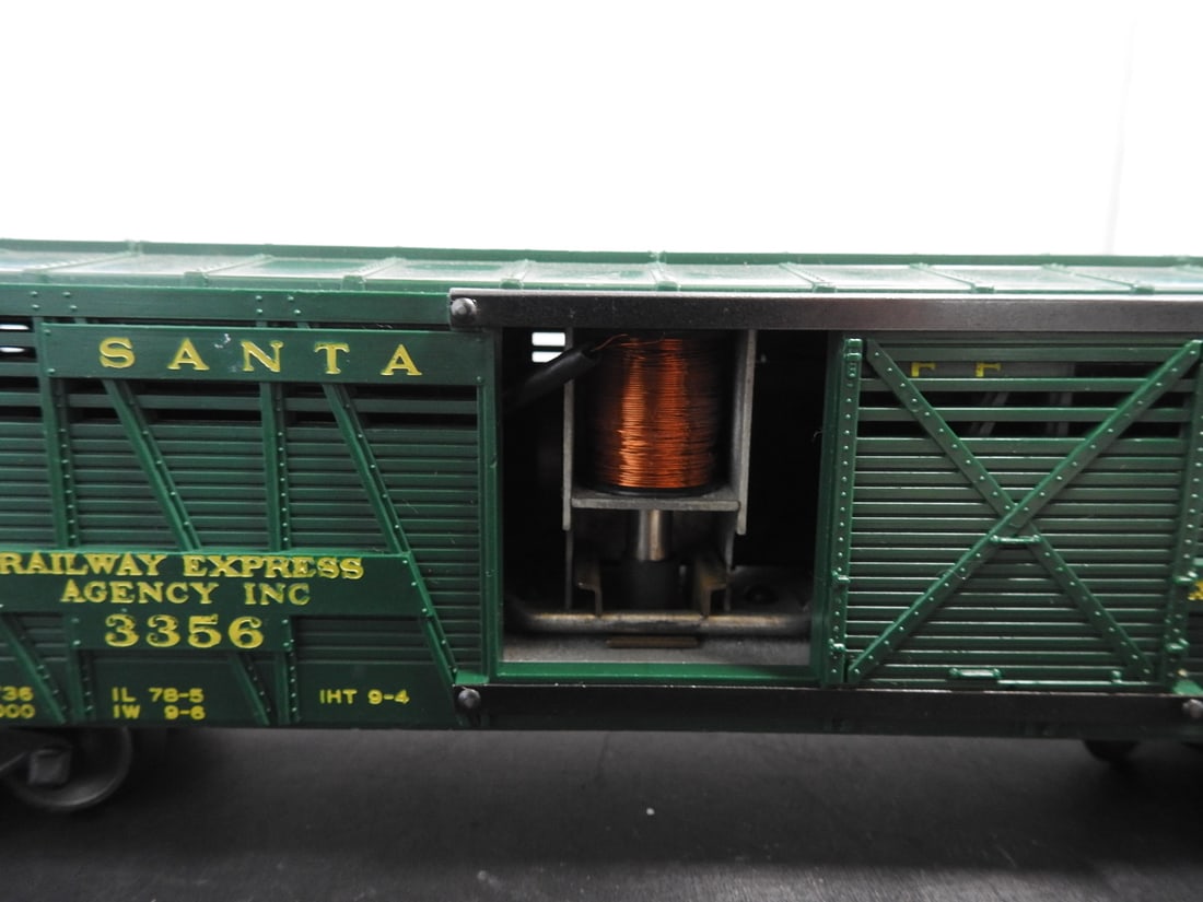 Lionel No. 3356 Santa Fe Operating Horse Express Car - 5