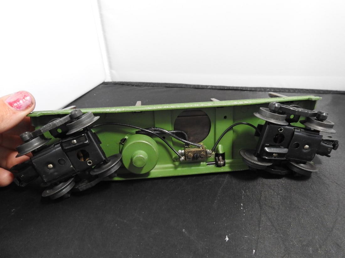 Lionel No. 3461 Operating Log Unloading Car - 4