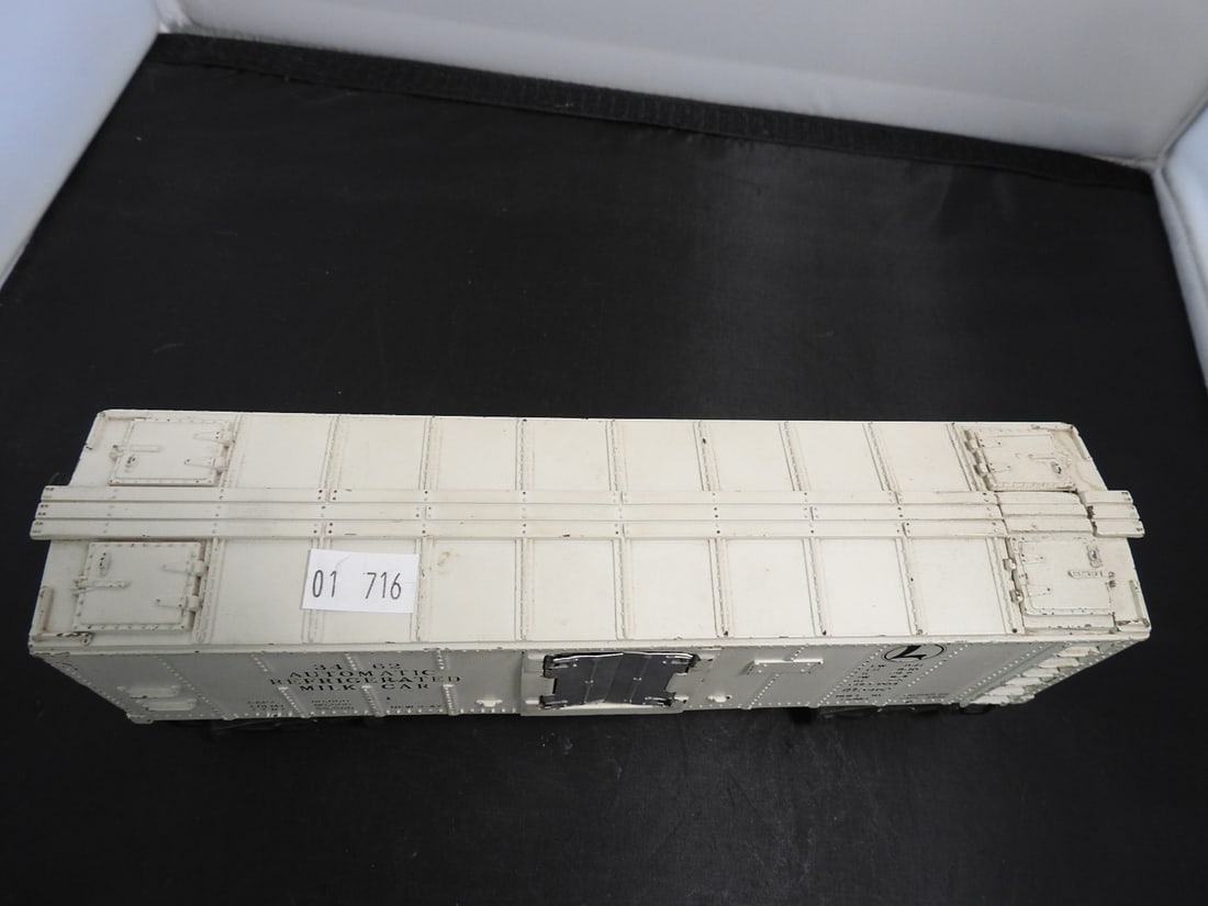 Lionel No. 3462 Automatic Refrigerated Milk Car - 2