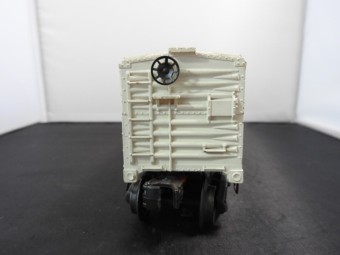Lionel No. 3462 Automatic Refrigerated Milk Car - 7