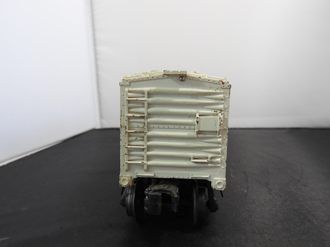 Lionel No. 3462 Automatic Refrigerated Milk Car - 8