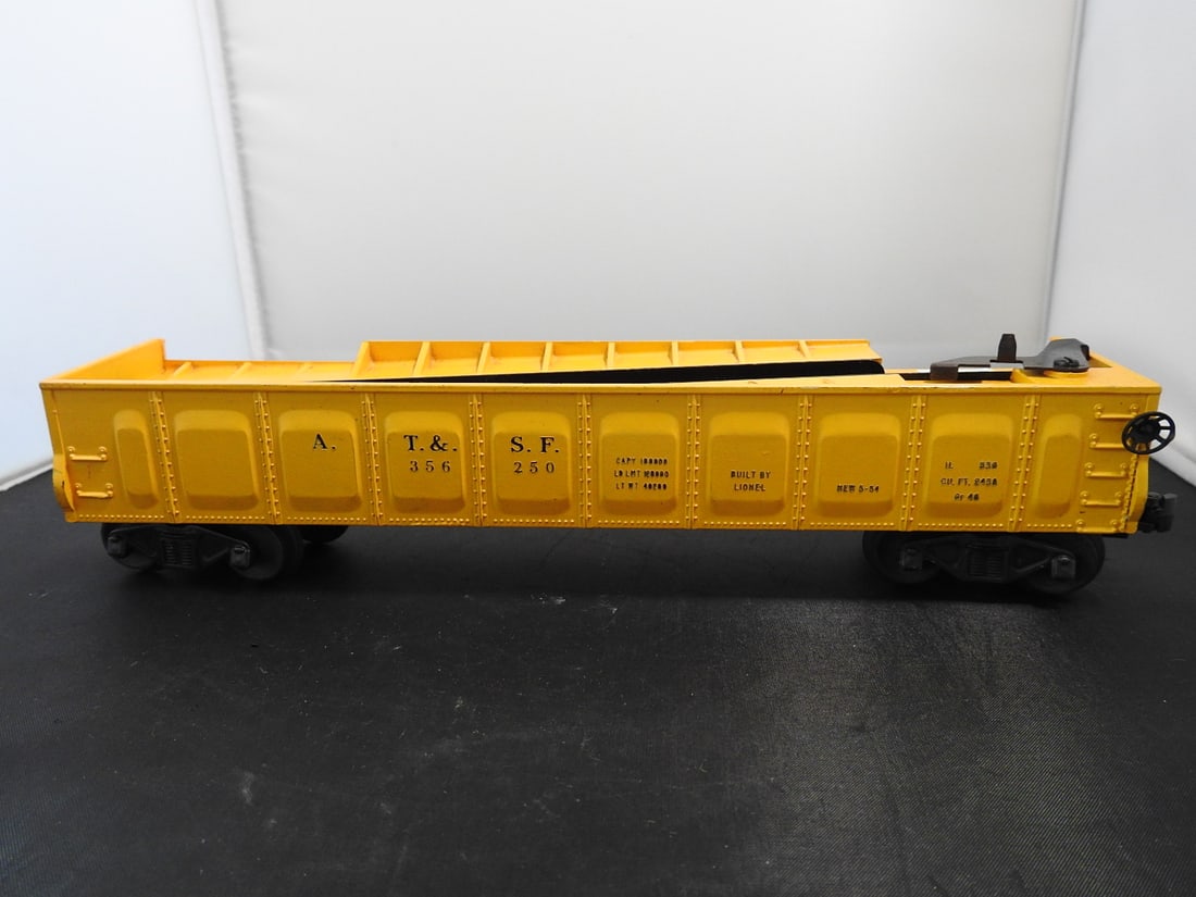 Lionel No. 3562-50 AT&SF Operating Barrel Car - 3