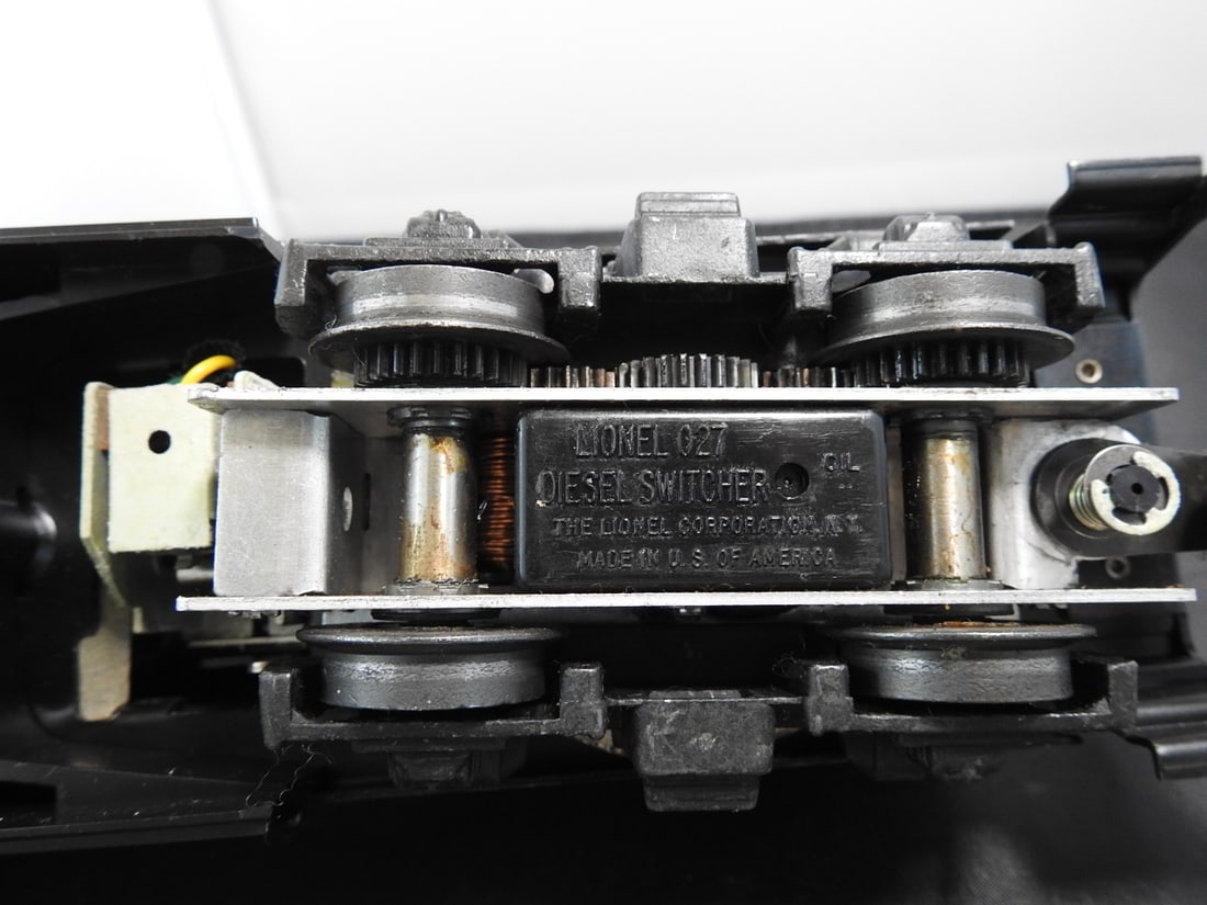 Lionel No. 601 Seaboard NW-2 Diesel Switcher - 7