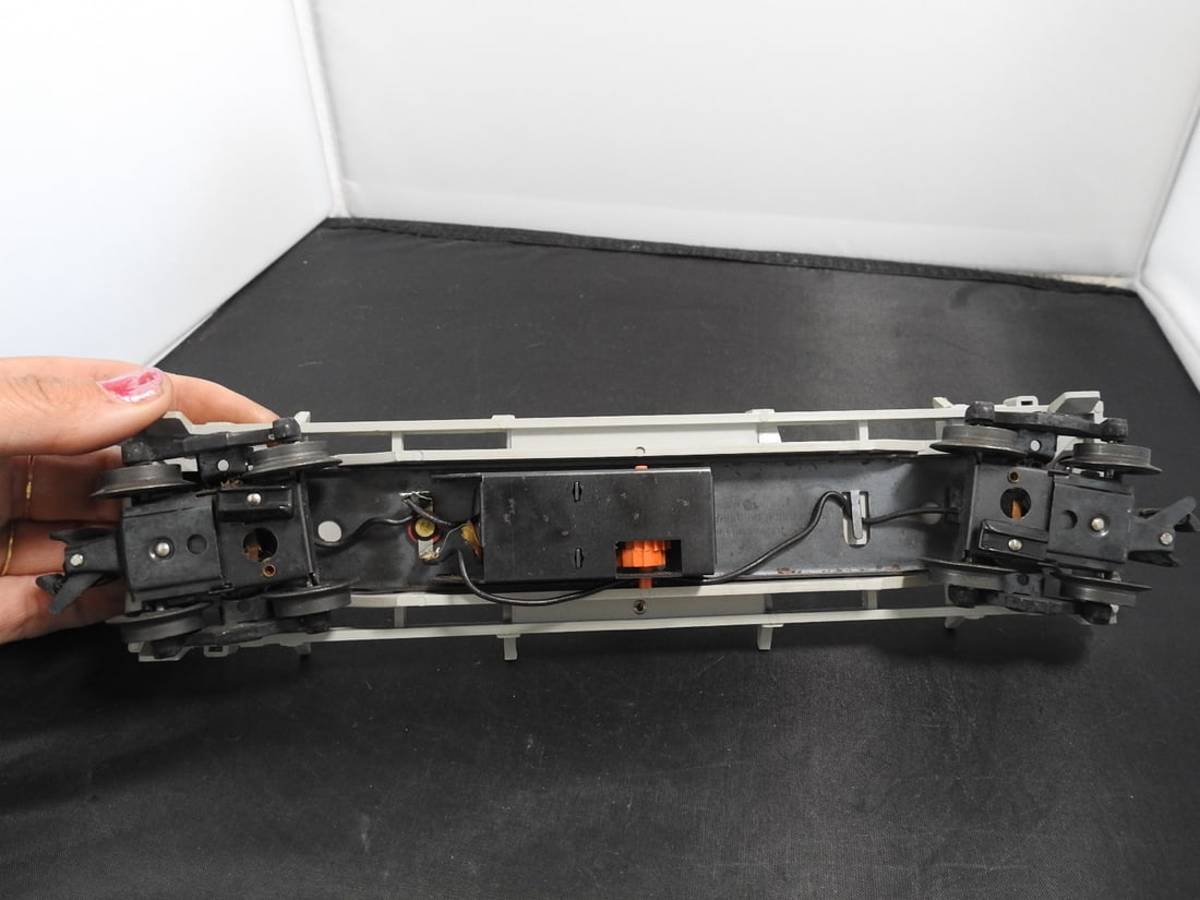Lionel No. 3361 Operating Log Unloading Flatcar - 5