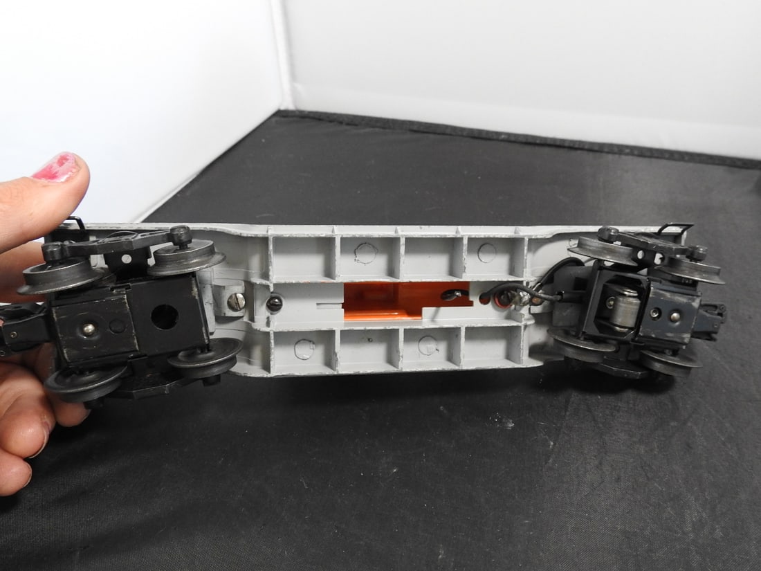 Lionel No. 3620 Operating Searchlight Car - 3