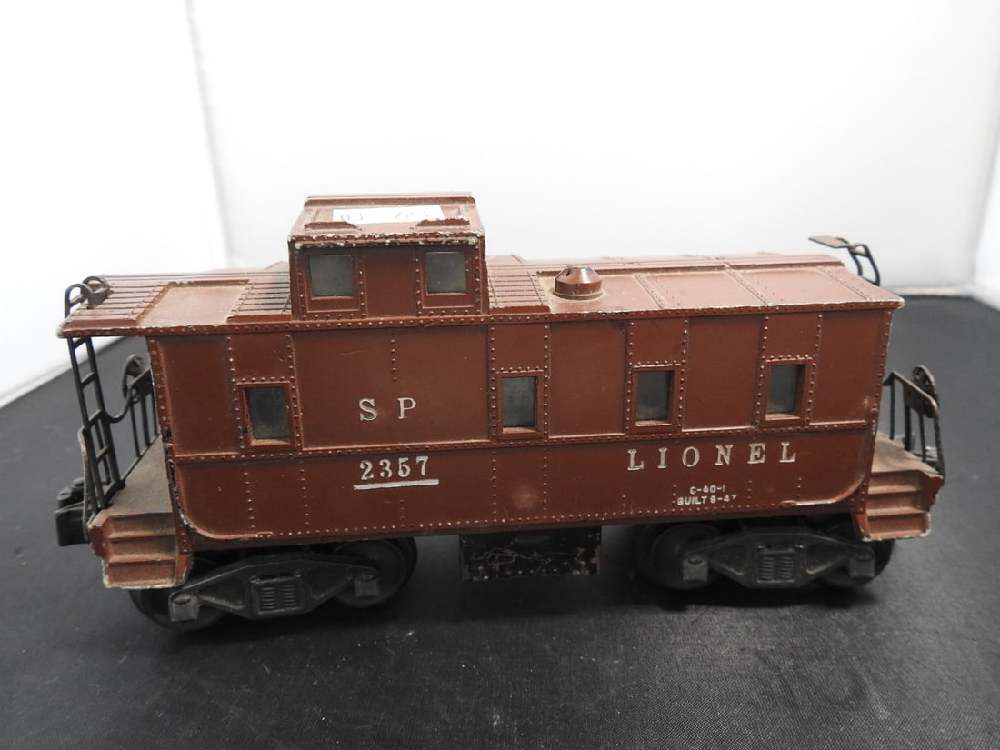 Lionel No. 2357 Southern Pacific Caboose (1 of 6)