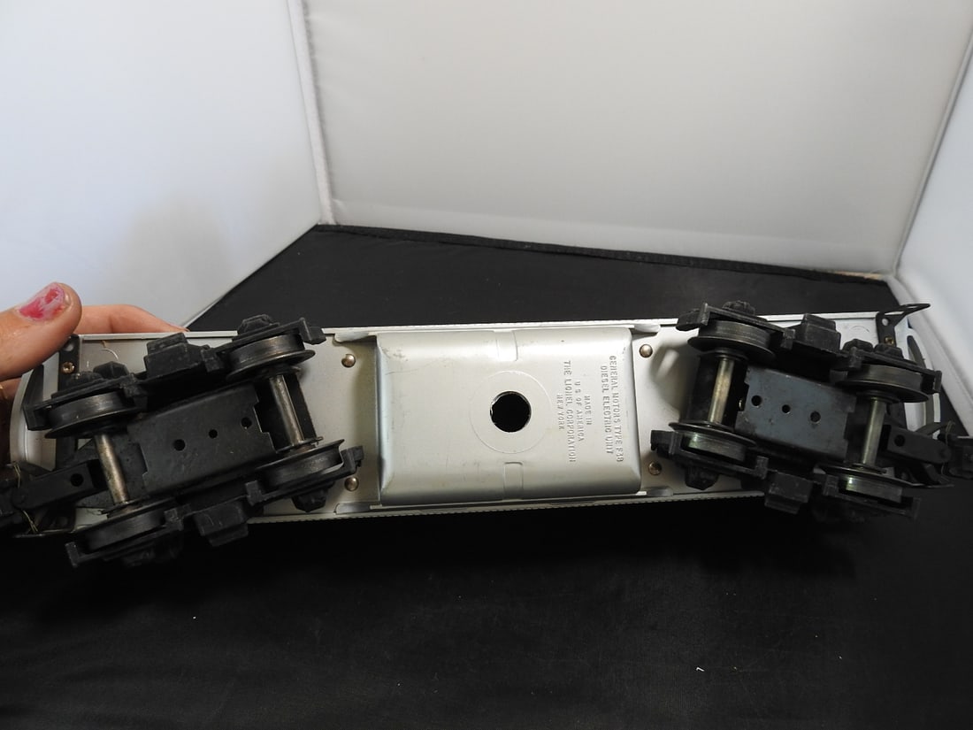 Lionel Santa Fe F3B Diesel Electric Unit - 5