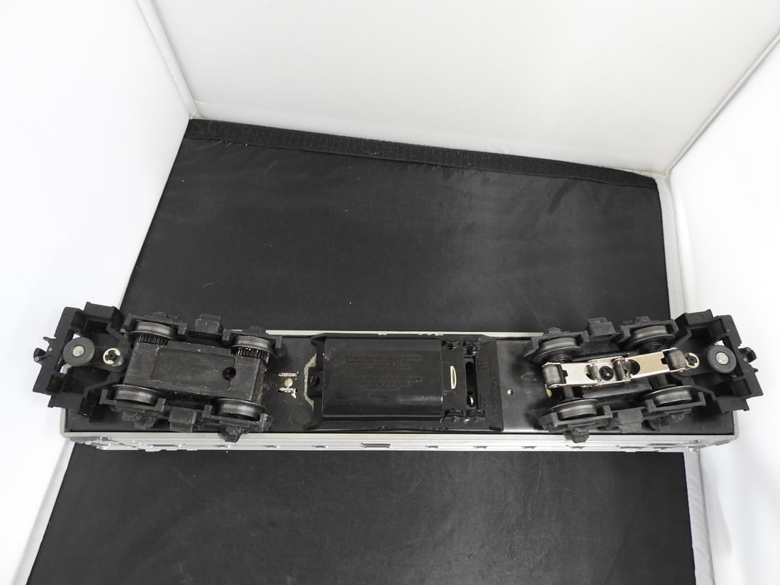 Lionel No. 400 Baltimore & Ohio RDC Passenger Car - 5