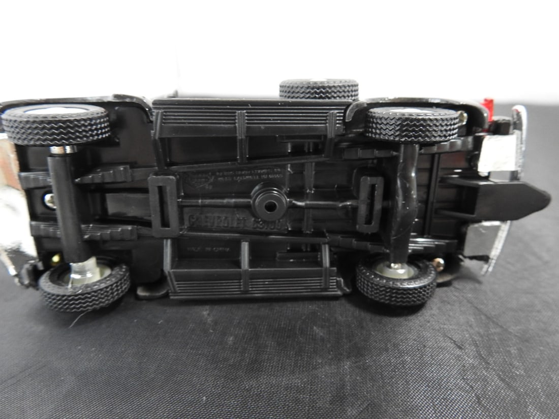 Lot of Three Die-Cast Classic Cars - 6