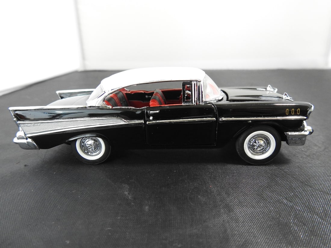 Lot of Three Die-Cast Classic Cars - 11