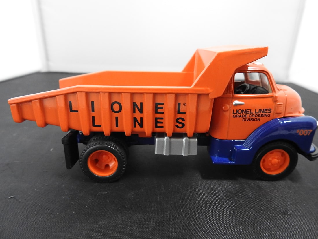 Lot of Two Lionelville Die-Cast Trucks - 2
