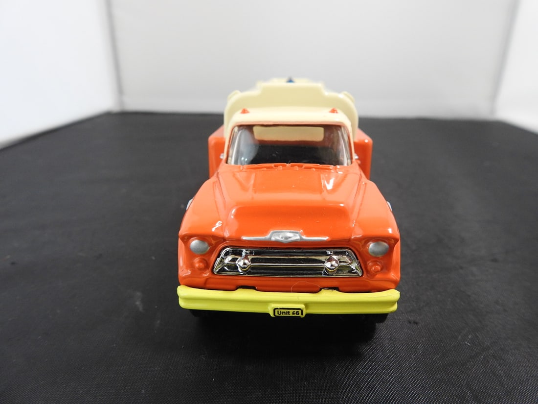 Lot of Two Lionelville Die-Cast Trucks - 8
