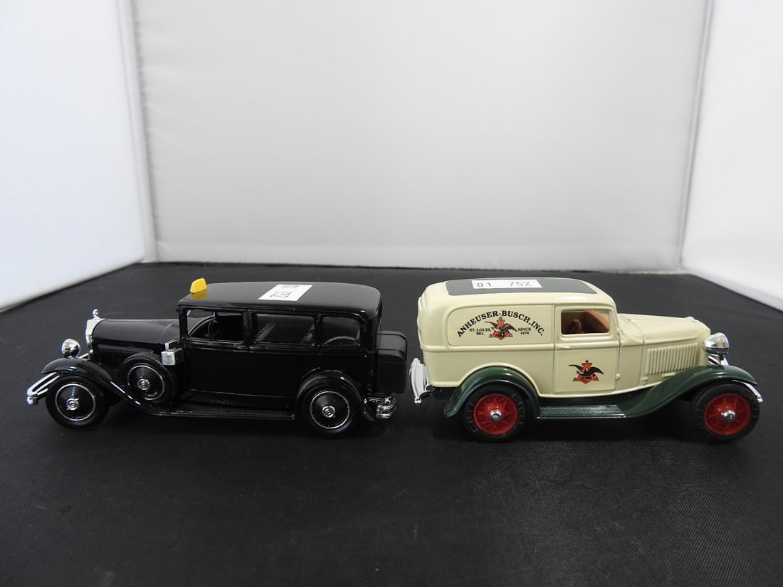 Pair of Vintage-Style Die-Cast Service Vehicles - 5