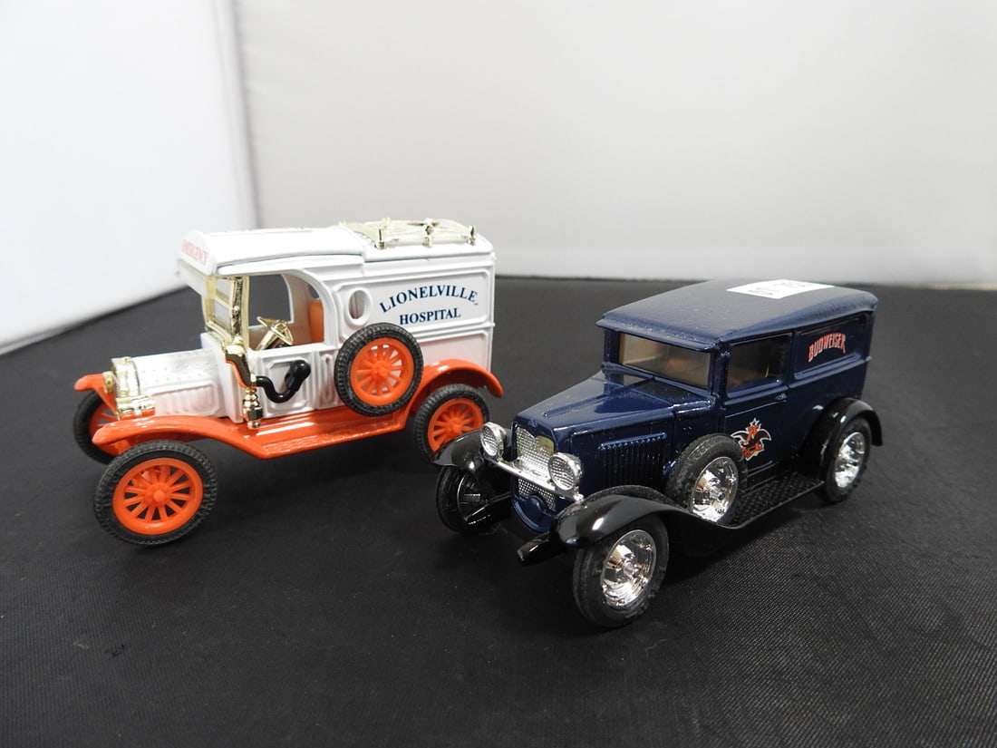Pair of Vintage-Style Die-Cast Delivery Vehicles (1 of 6)