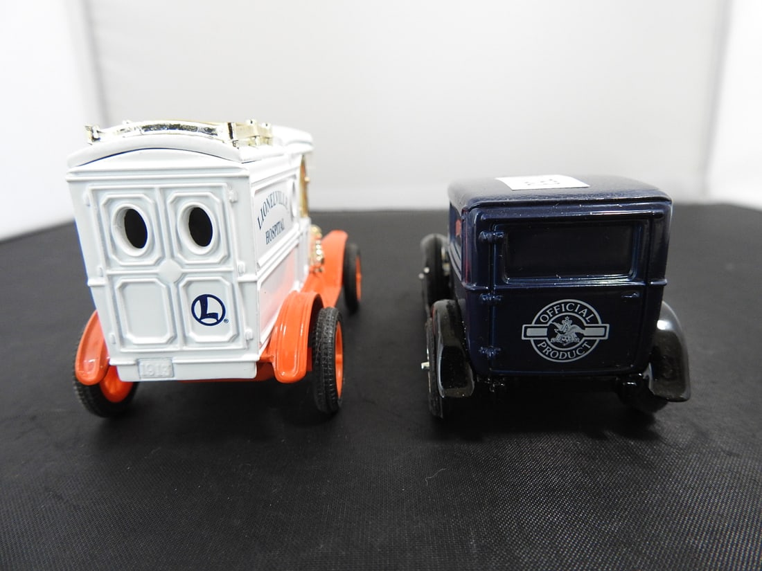 Pair of Vintage-Style Die-Cast Delivery Vehicles - 4