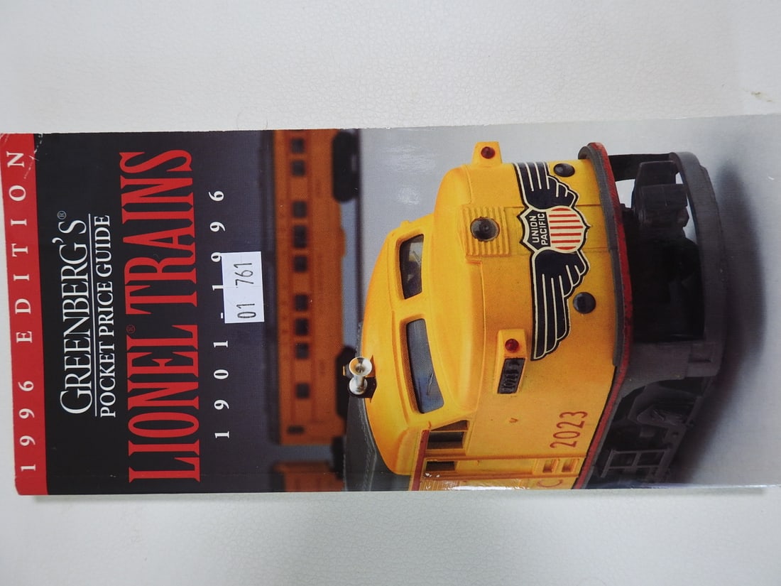 Lionel Train Catalogs and Reference Book Lot - 4