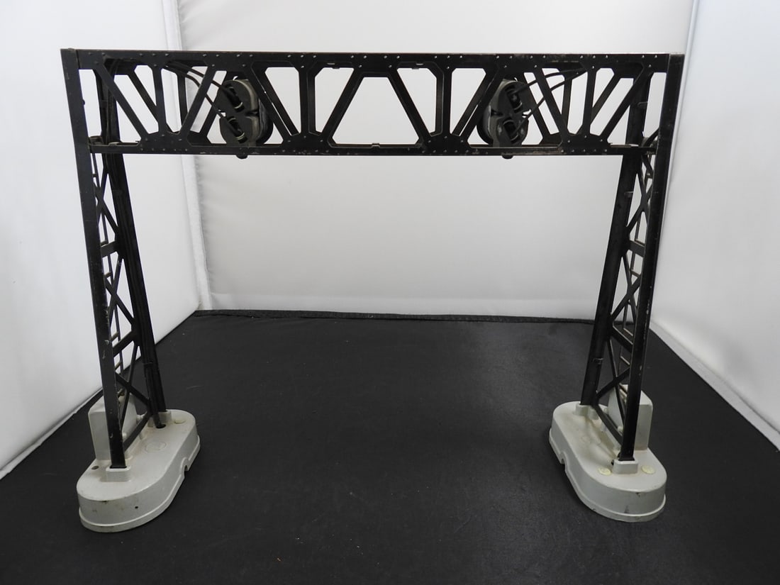 Lionel No. 450 Signal Bridge - 3