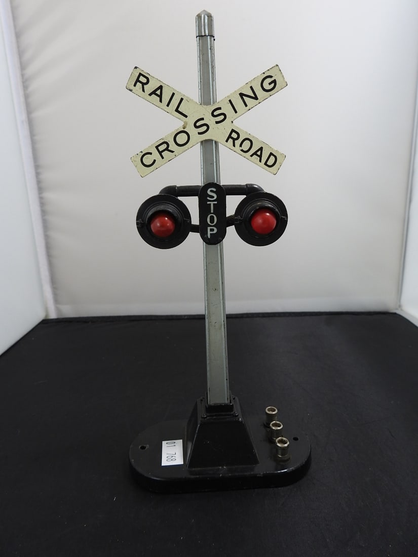 Lionel Railroad Crossing Signal (1 of 4)