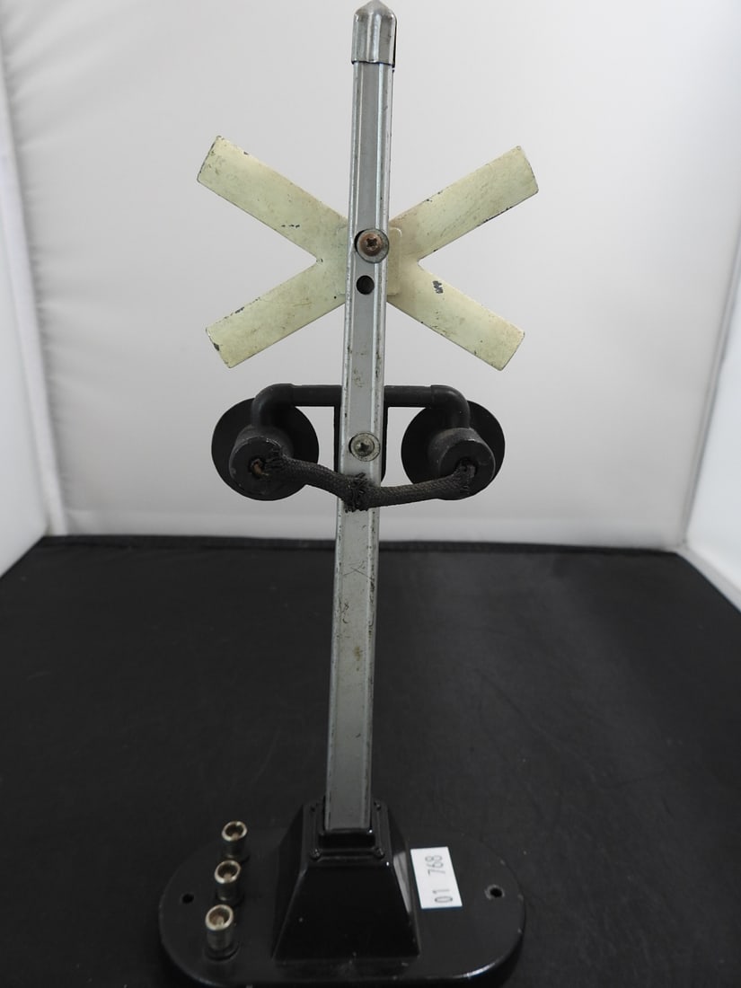 Lionel Railroad Crossing Signal - 2