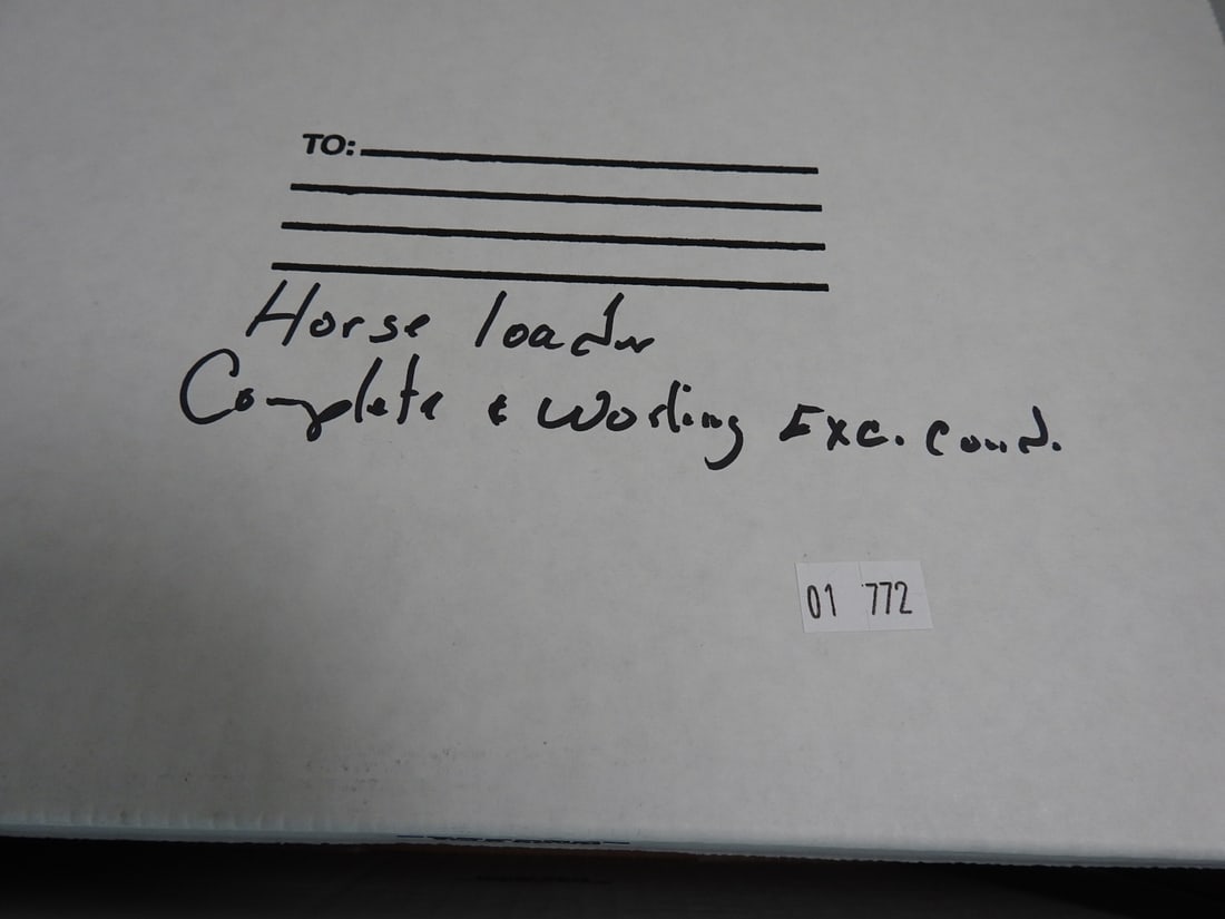 Lionel Operating Horse Loader / Horse Corral Accessory - 2