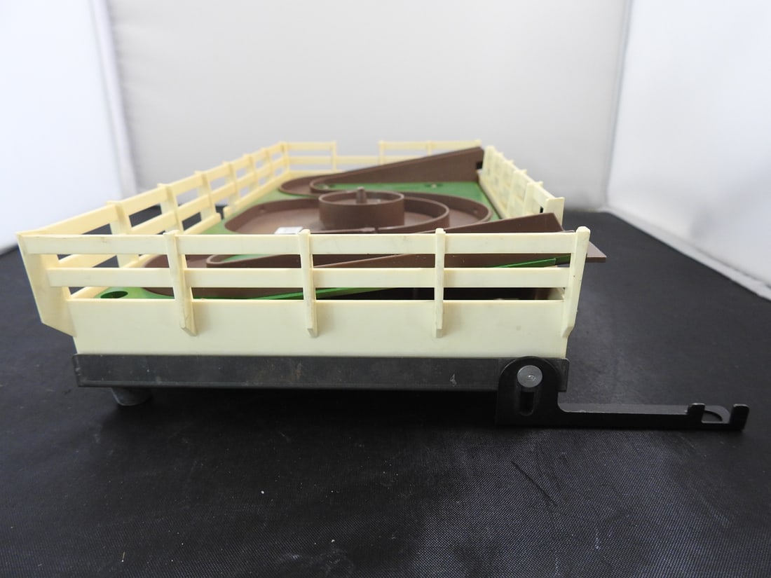 Lionel Operating Horse Loader / Horse Corral Accessory - 4