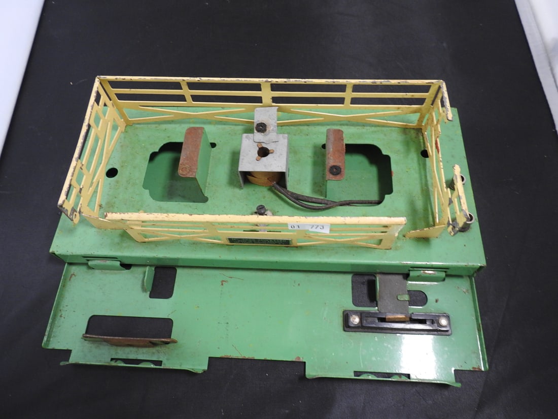 Lionel No. 3356 Horse Car Corral / Operating Horse Loader Accessory - 4