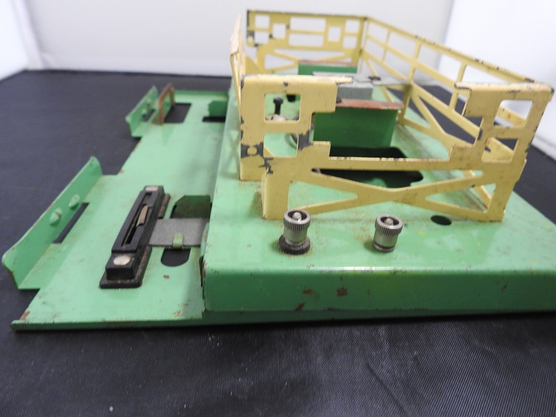 Lionel No. 3356 Horse Car Corral / Operating Horse Loader Accessory - 8