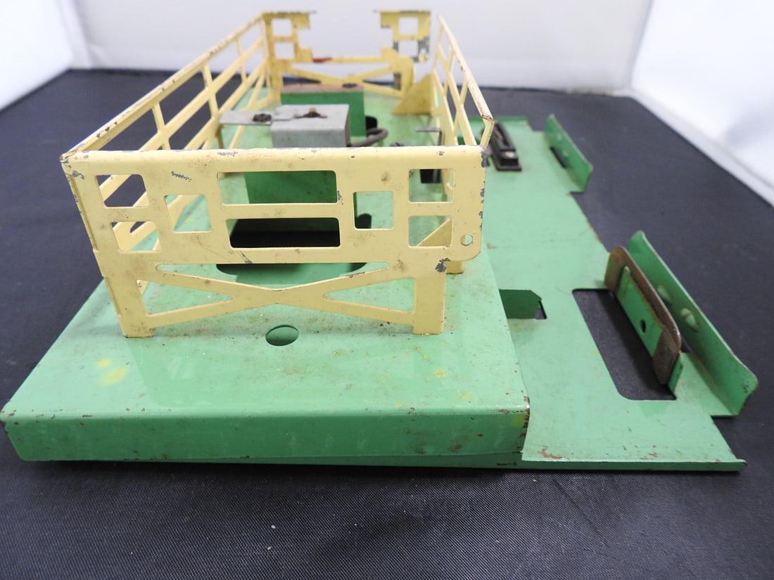 Lionel No. 3356 Horse Car Corral / Operating Horse Loader Accessory - 9