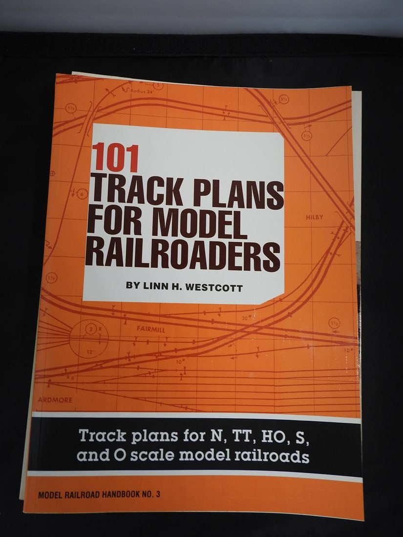 Lionel Train Track Planning and Reference Book Lot - 4