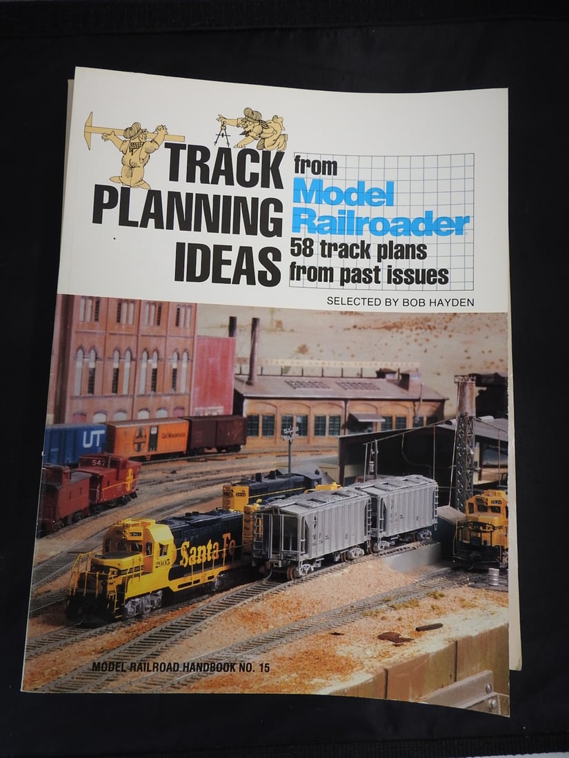 Lionel Train Track Planning and Reference Book Lot - 5