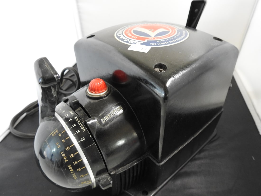 Lionel ZW Type Multi-Control Trainmaster Transformer: Lionel ZW Type Multi-Control Trainmaster transformer, 275 watts, with dual control handles and whistle/direction controls. Postwar-era Lionel transformer, mid-20th century. Approx. 7.25 x 13.5 x 6.5