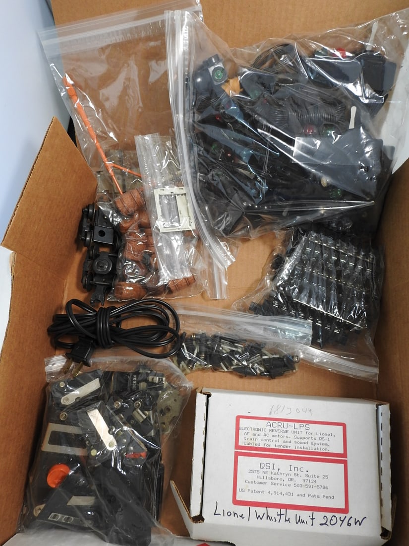 Lionel Wiring, Controls, Switches and Replacement Parts Lot (1 of 9)