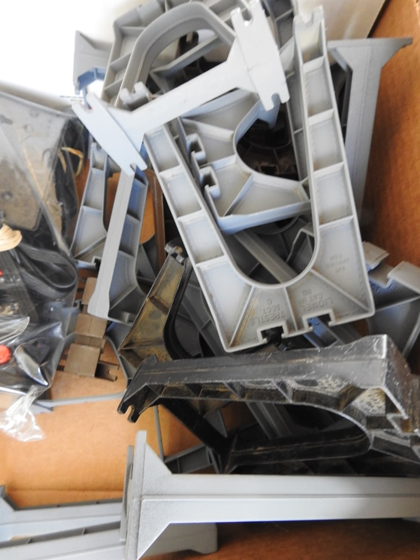 Miscellaneous Train Set Electronics and Parts Lot - 7