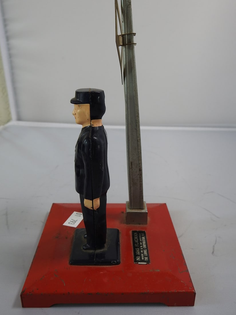 Lionel No. 1045 Flagman Railroad Crossing Accessory - 2