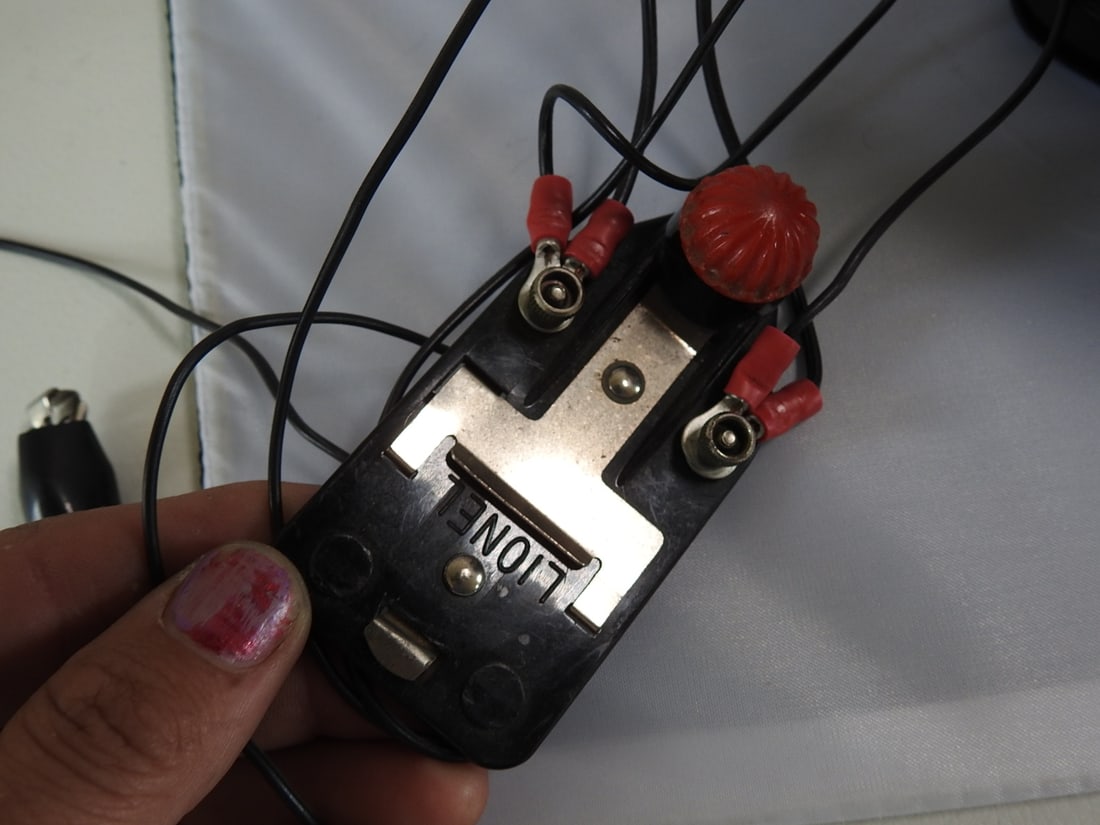 Lionel Type 1032 75-Watt Transformer with No. 90C Controller - 6