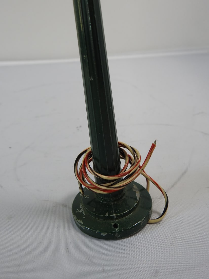 Lionel Station / Yard Light Accessory - 4