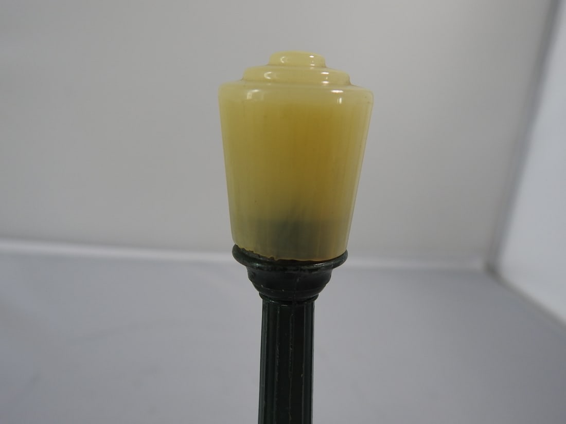 Lionel Station / Yard Light Accessory - 5
