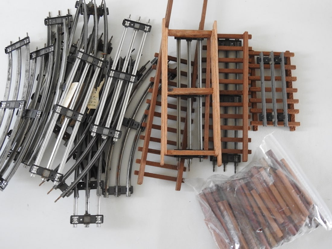 Lionel Vintage Train Track Lot (1 of 1)