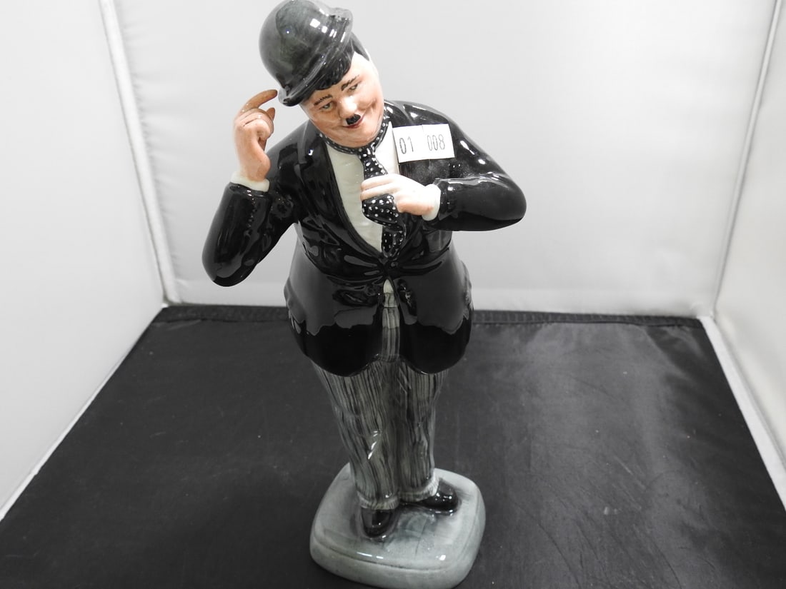 Royal Doulton Oliver Hardy Character Figure HN2775: Royal Doulton character figure of Oliver Hardy, model HN2775, copyright 1990. Approx. 10.5 x 4.5 x 4.5 in.