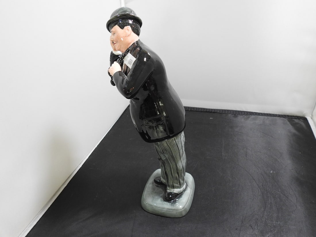 Royal Doulton Oliver Hardy Character Figure HN2775 - 2