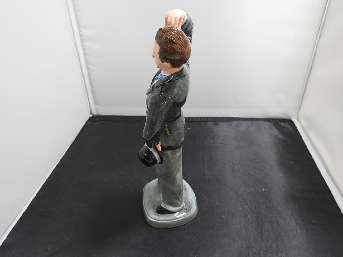 Royal Doulton Stan Laurel Character Figure HN2774 - 2