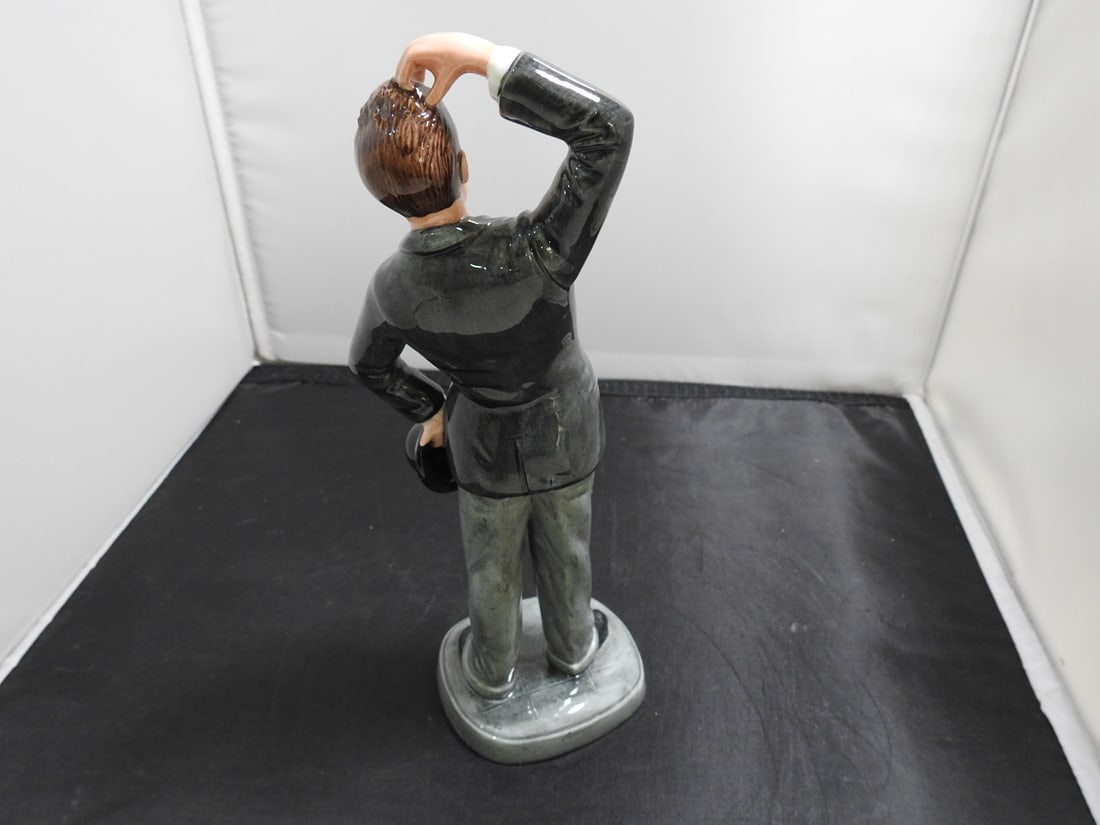 Royal Doulton Stan Laurel Character Figure HN2774 - 3