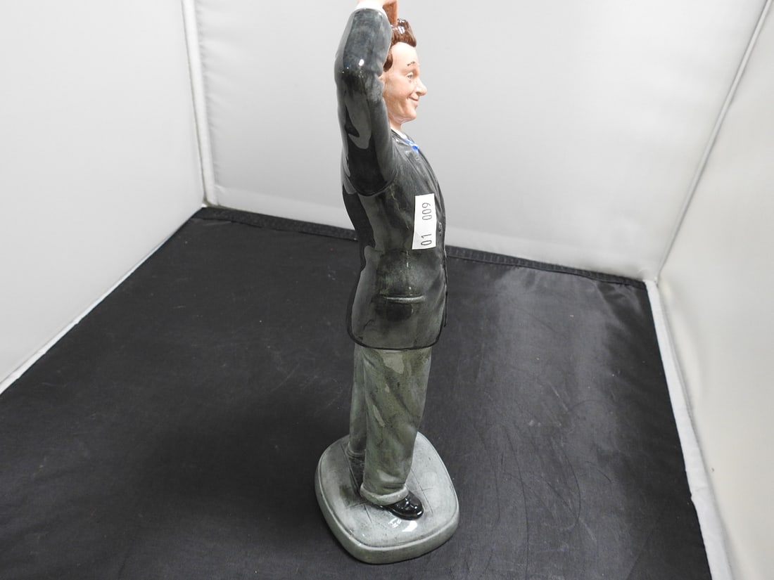 Royal Doulton Stan Laurel Character Figure HN2774 - 4