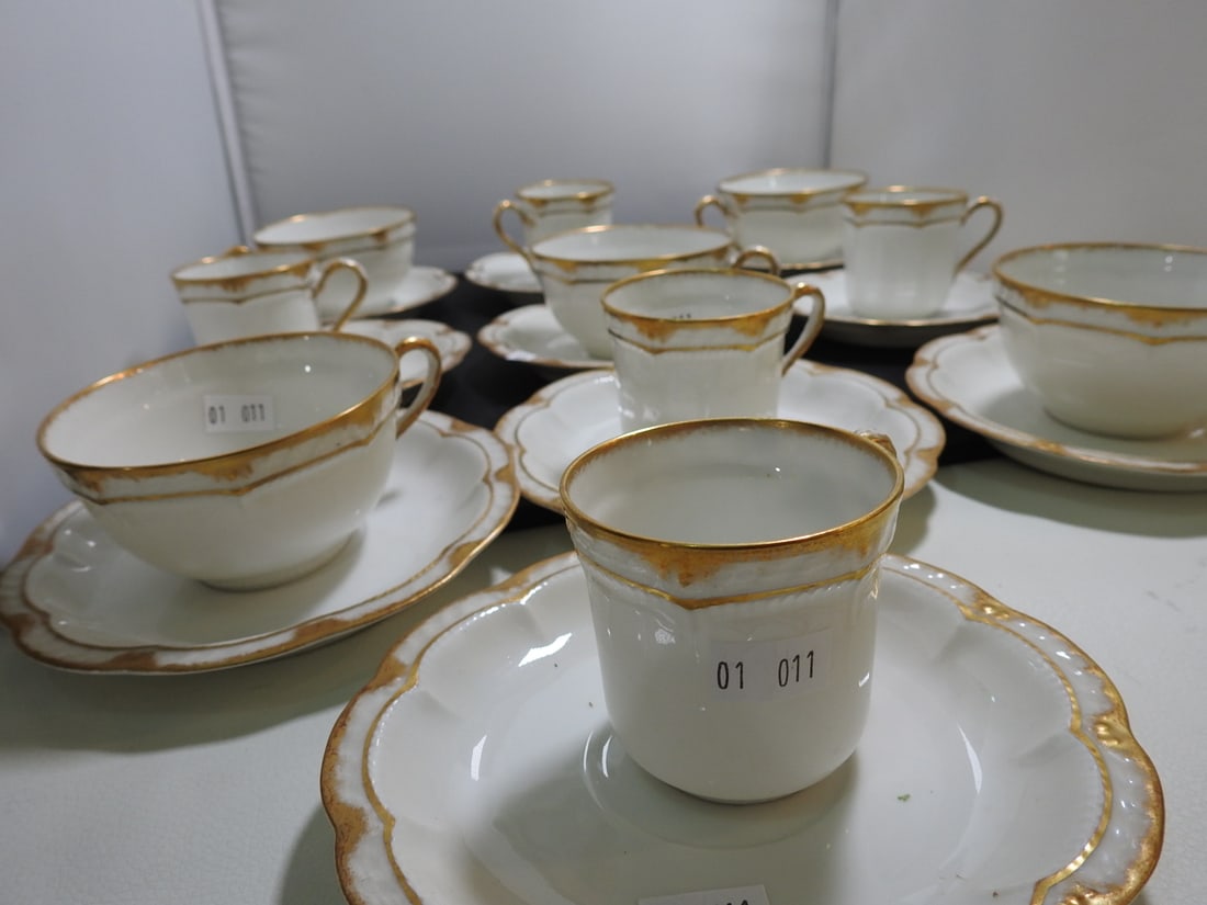 Haviland Limoges France Porcelain Tea and Chocolate Service, 20 Pieces - 3