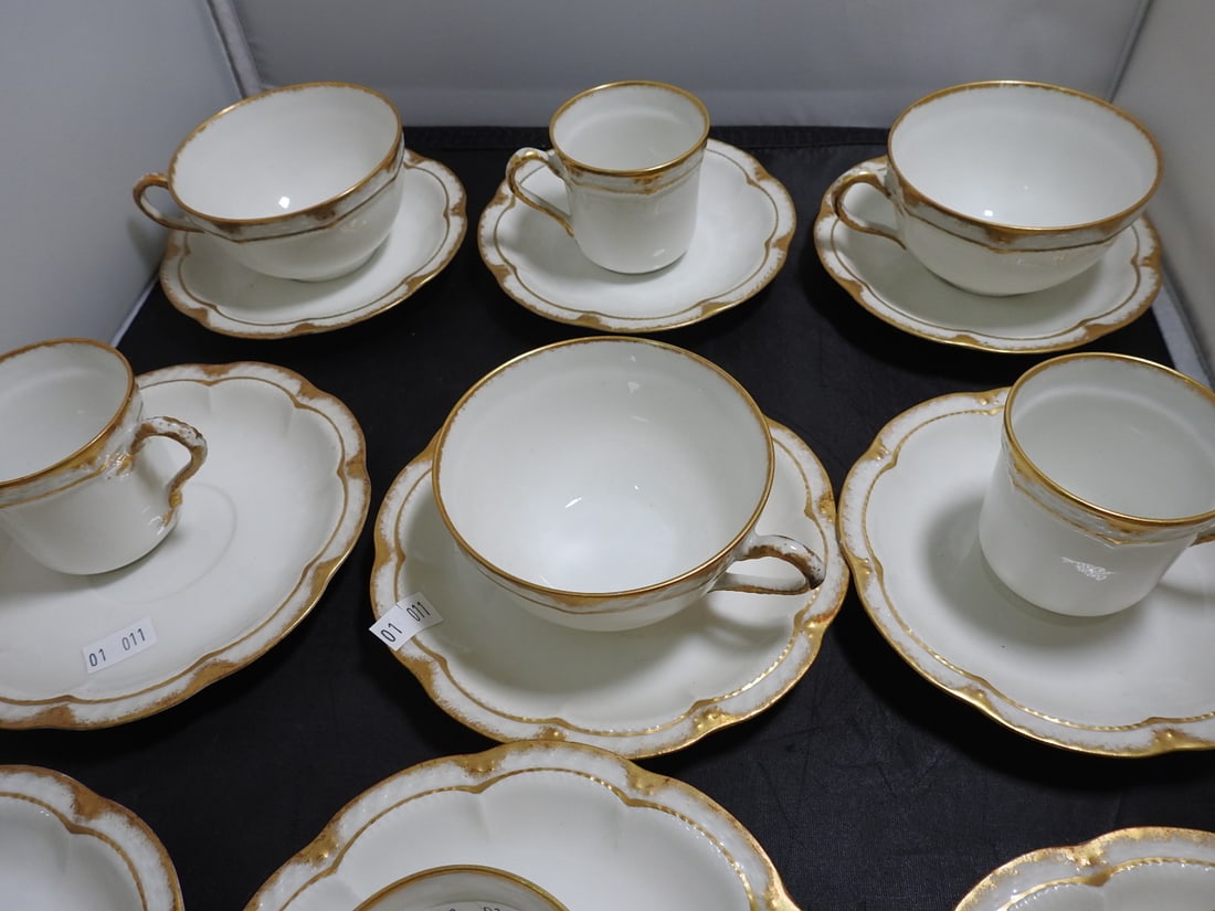 Haviland Limoges France Porcelain Tea and Chocolate Service, 20 Pieces - 4